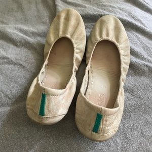 Giraffe Tieks (discontinued)